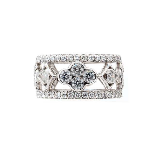 Diamond trefoil ring set in 18ct white gold. Designed by Biagio Patalano. 