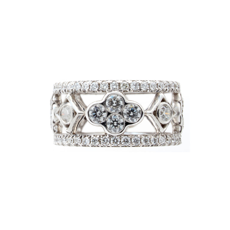 Diamond trefoil ring set in 18ct white gold. Designed by Biagio Patalano. 